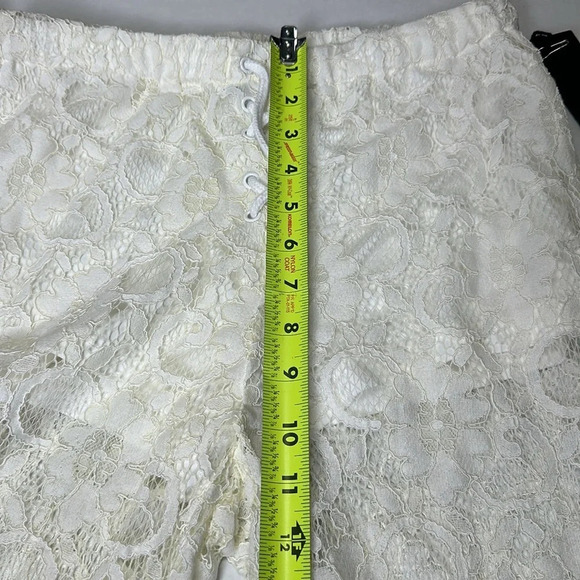 Forever 21 Cream Pull On Sheer Lace Flare Pants Womens Size Medium NWT - Picture 9 of 10